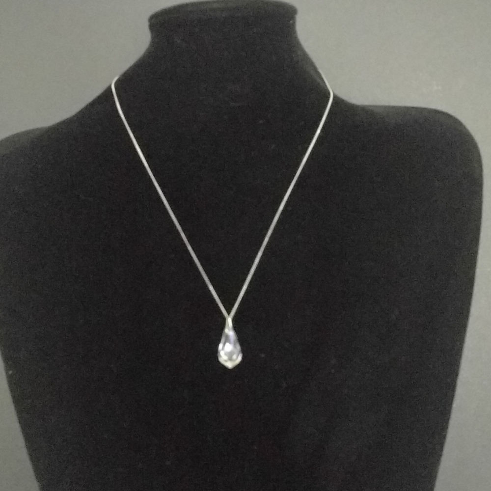 🌸🌼 Sterling Silver necklace and earrings 🌸🌼🌸